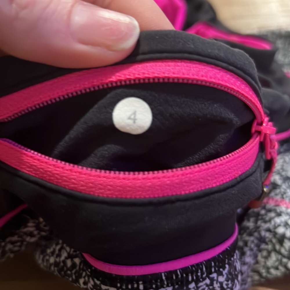 Lululemon shorts size 4 - Picture 2 of 6